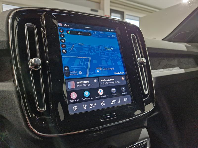 VOLVO XC40 2024