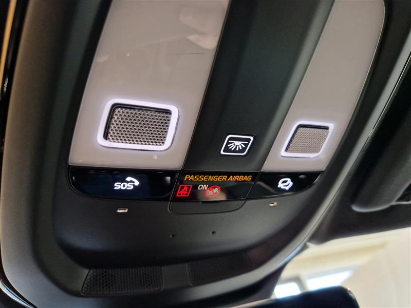VOLVO XC40 2024