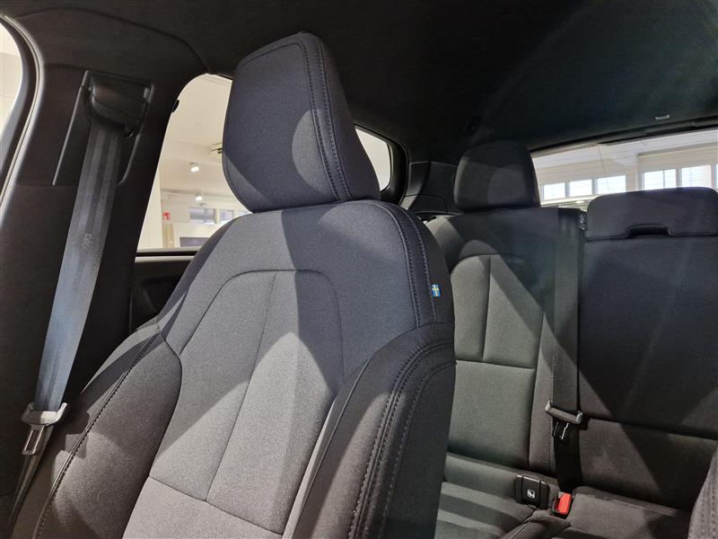 VOLVO XC40 2024