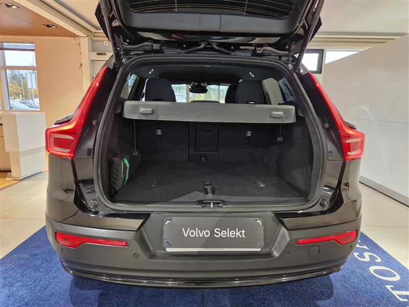 VOLVO XC40 2024