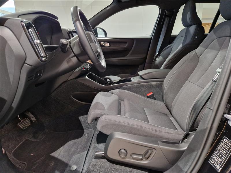 VOLVO XC40 2024