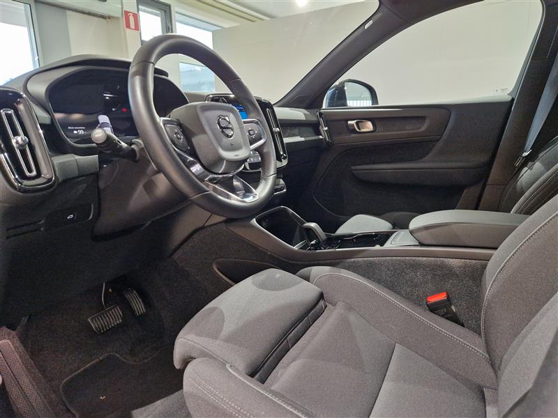 VOLVO XC40 2024