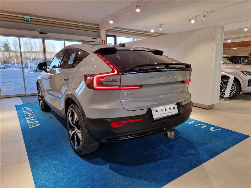 VOLVO C40 2024