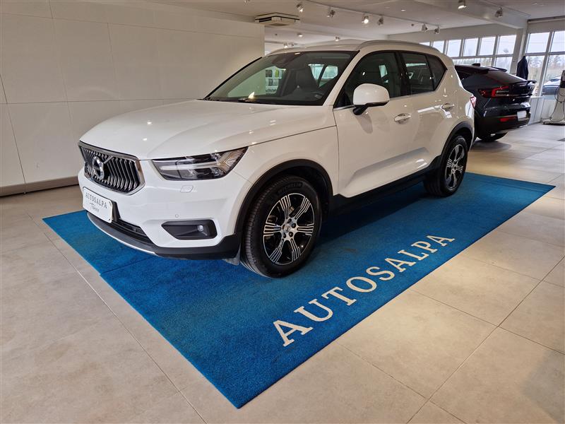 VOLVO XC40 2022