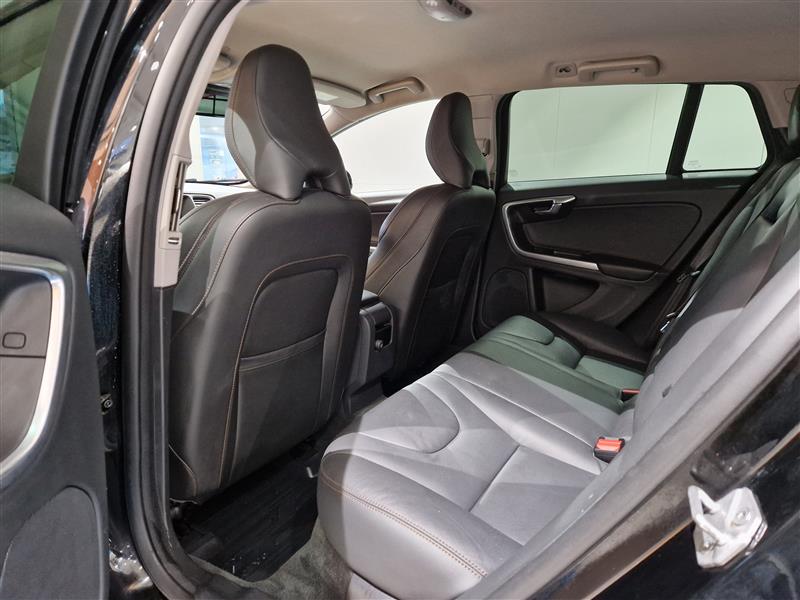 VOLVO V60 Cross Country 2016