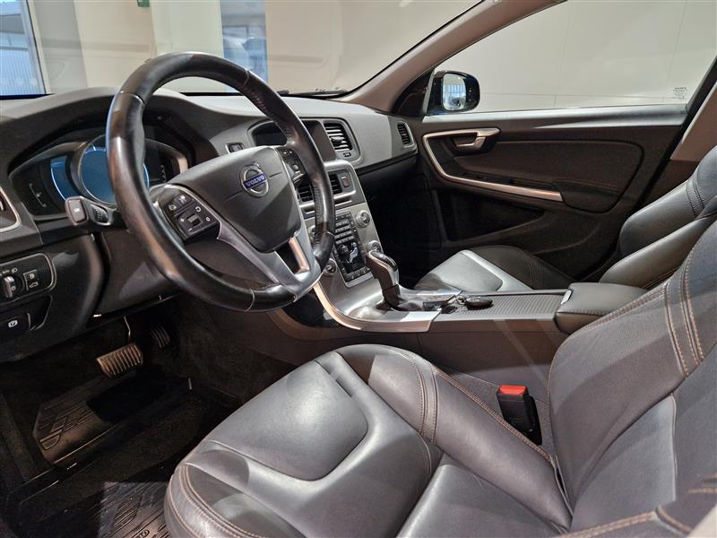 VOLVO V60 Cross Country 2016