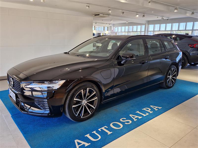 VOLVO V60 2023