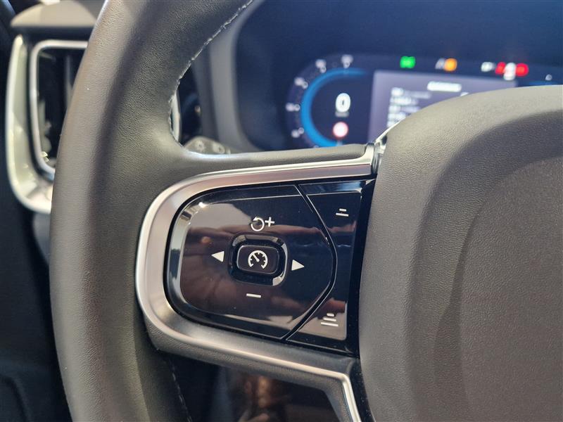 VOLVO V60 2023