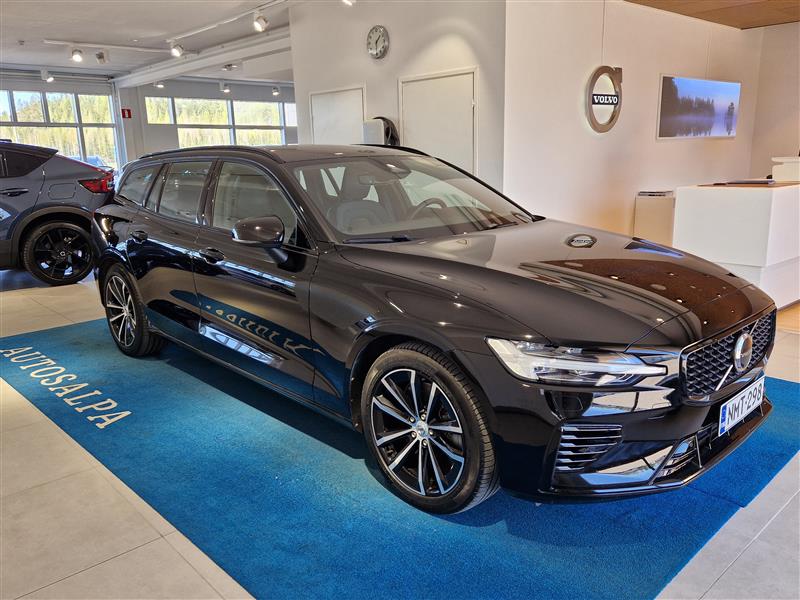 VOLVO V60 2023