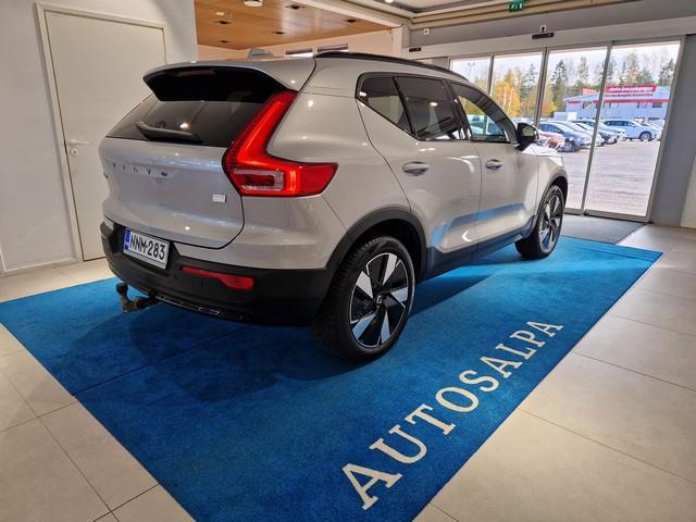 VOLVO XC40 2024