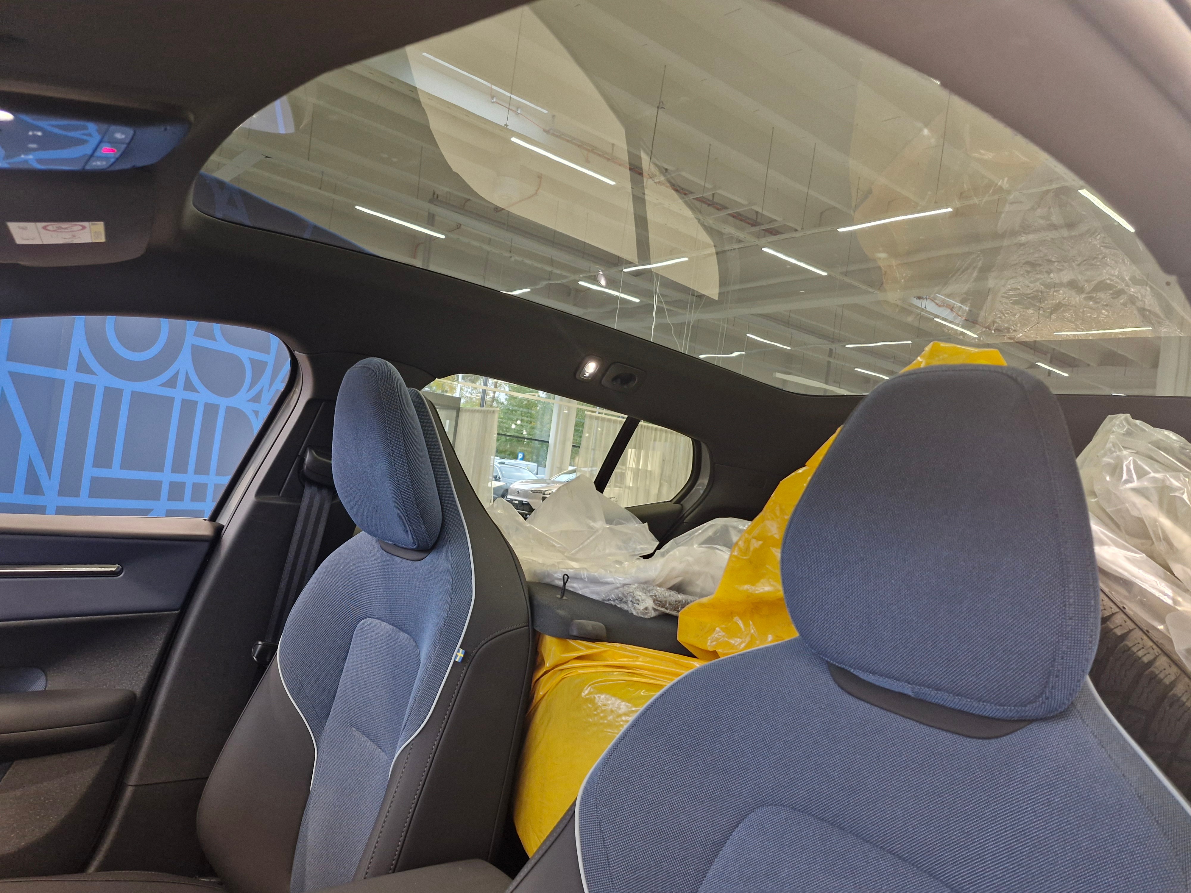 VOLVO EX30 2025