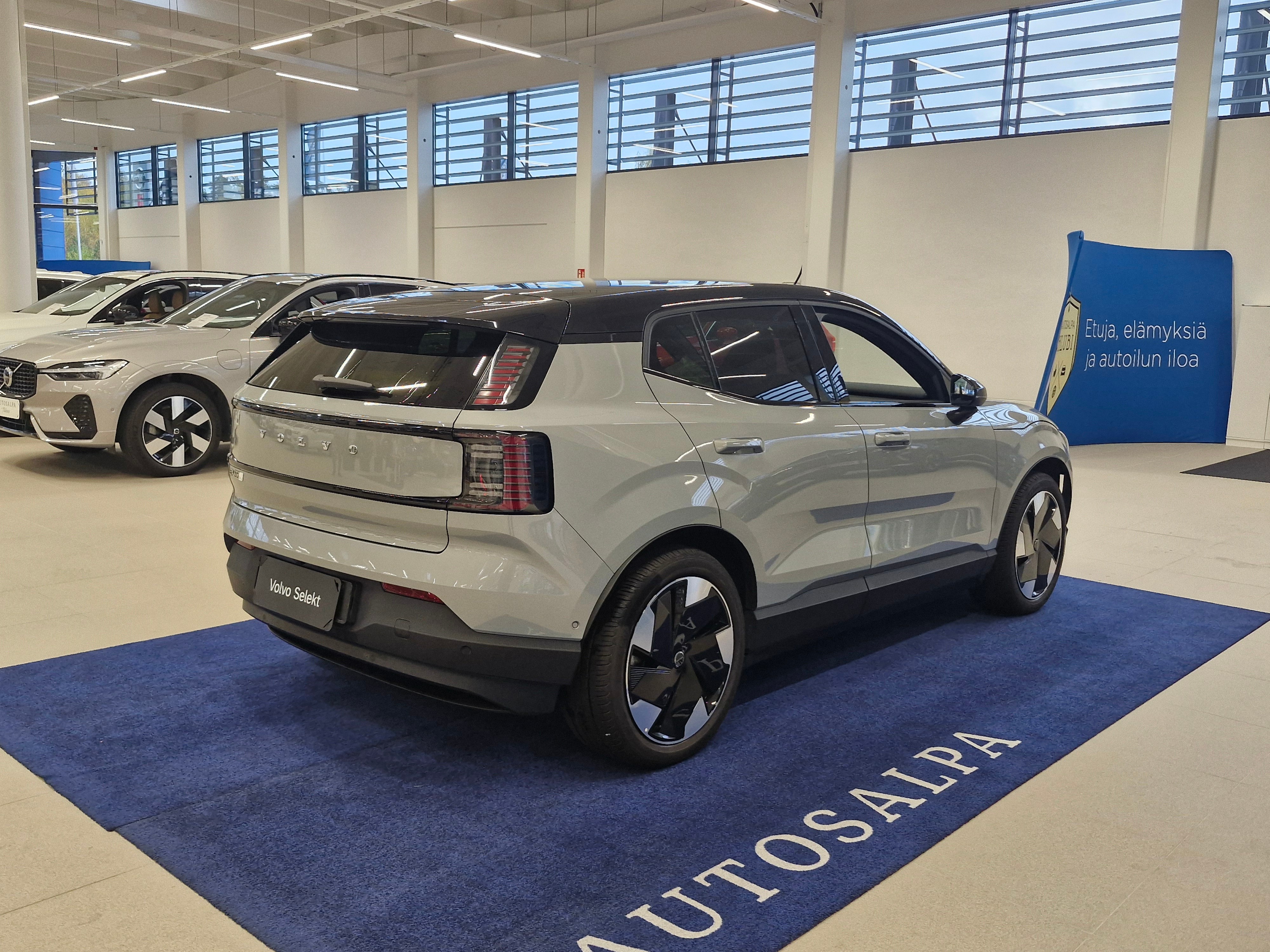 VOLVO EX30 2025