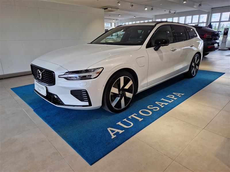 VOLVO V60 2024