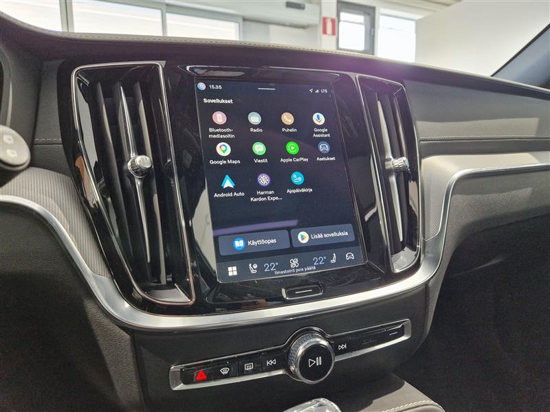 VOLVO V60 2024