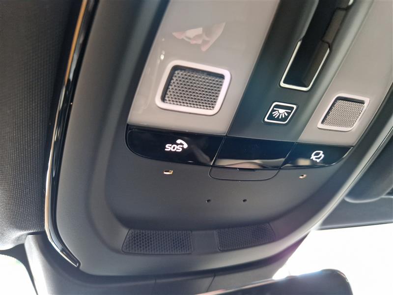VOLVO V60 2024