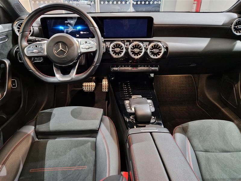 MERCEDES-BENZ A 2022
