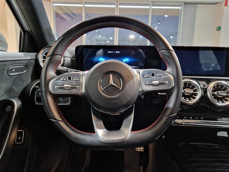 MERCEDES-BENZ A 2022