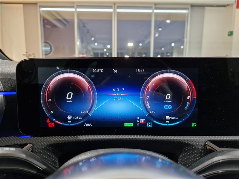 MERCEDES-BENZ A 2022