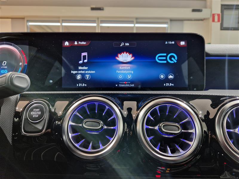 MERCEDES-BENZ A 2022