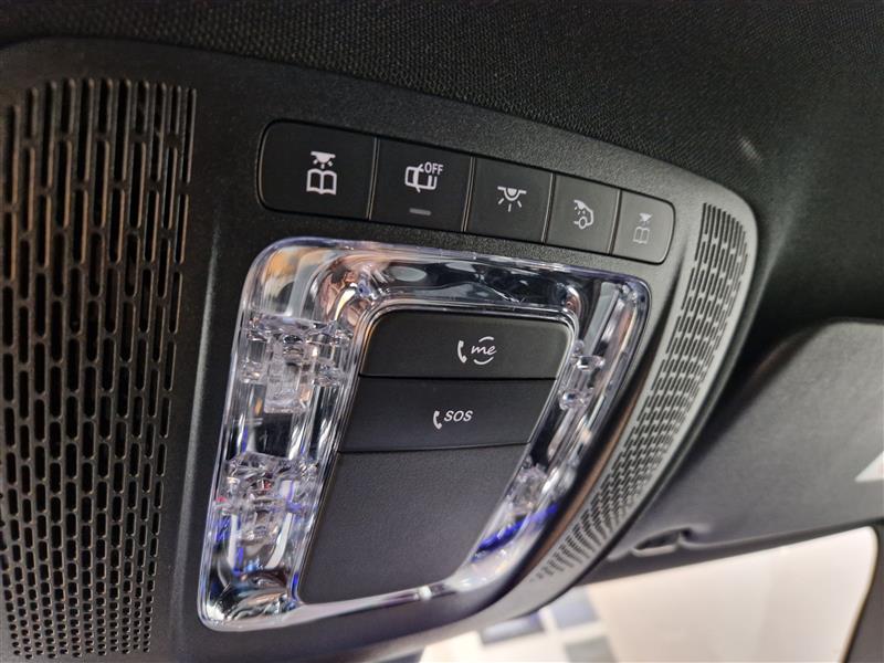 MERCEDES-BENZ A 2022