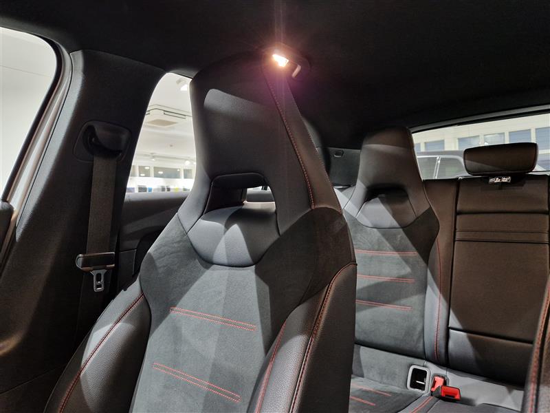 MERCEDES-BENZ A 2022