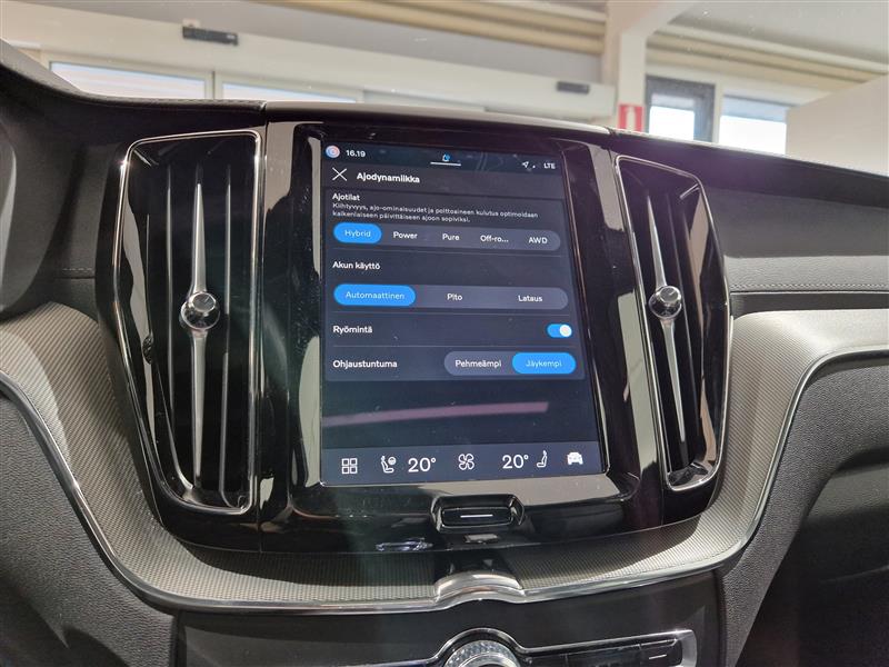 VOLVO XC60 2025