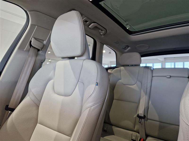 VOLVO XC60 2022