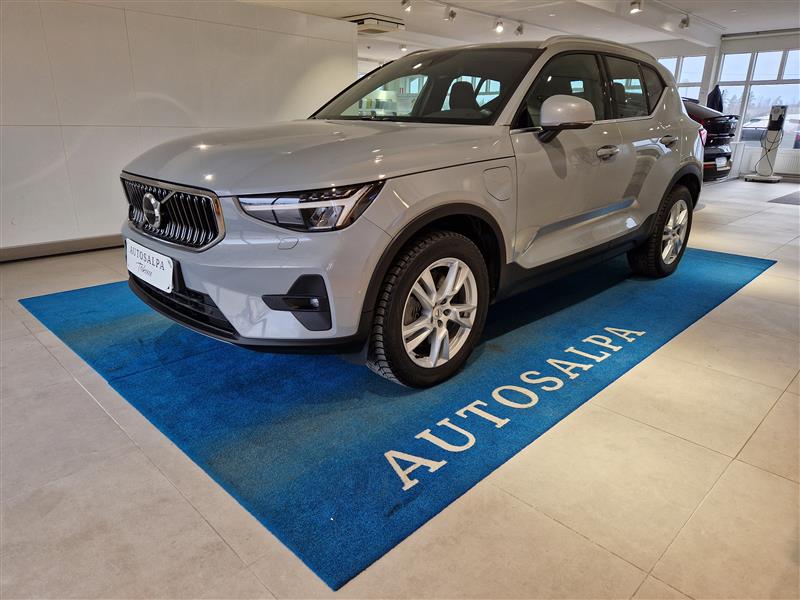 VOLVO XC40 2024