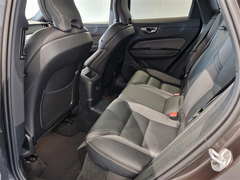 VOLVO XC60 2024