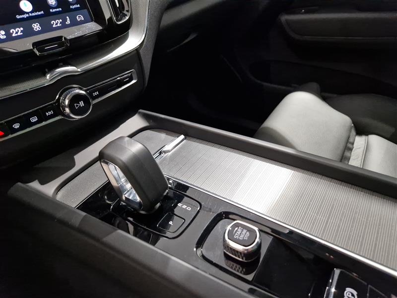 VOLVO XC60 2024