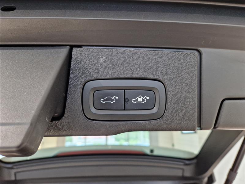 VOLVO XC60 2024