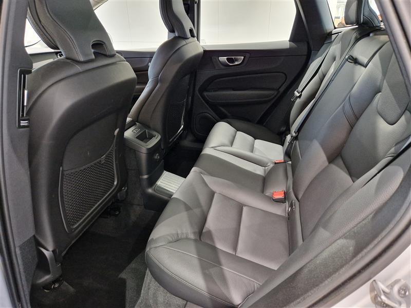 VOLVO XC60 2024