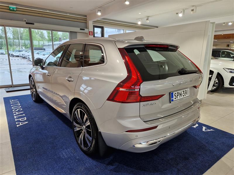 VOLVO XC60 2024