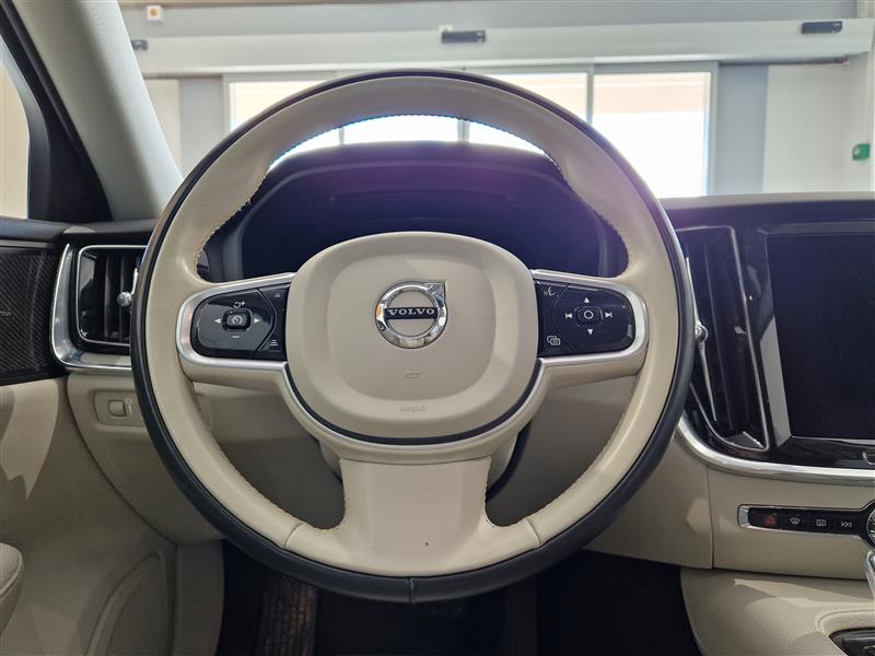 VOLVO V60 2022