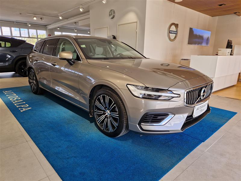 VOLVO V60 2022