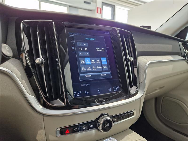 VOLVO V60 2022
