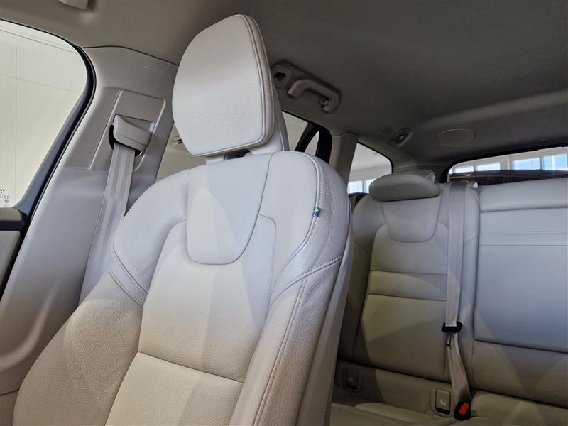 VOLVO V60 2022