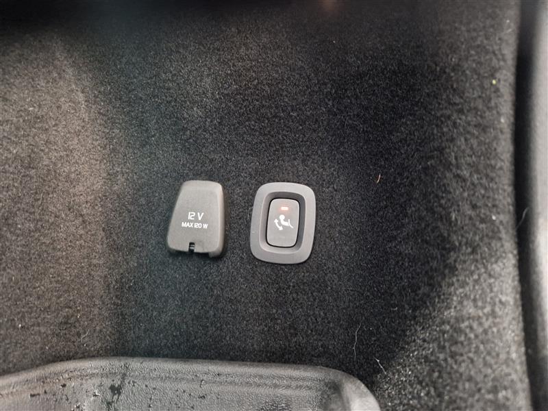VOLVO V60 2022