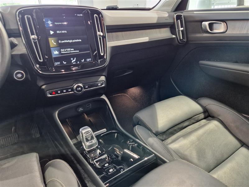 VOLVO XC40 2020