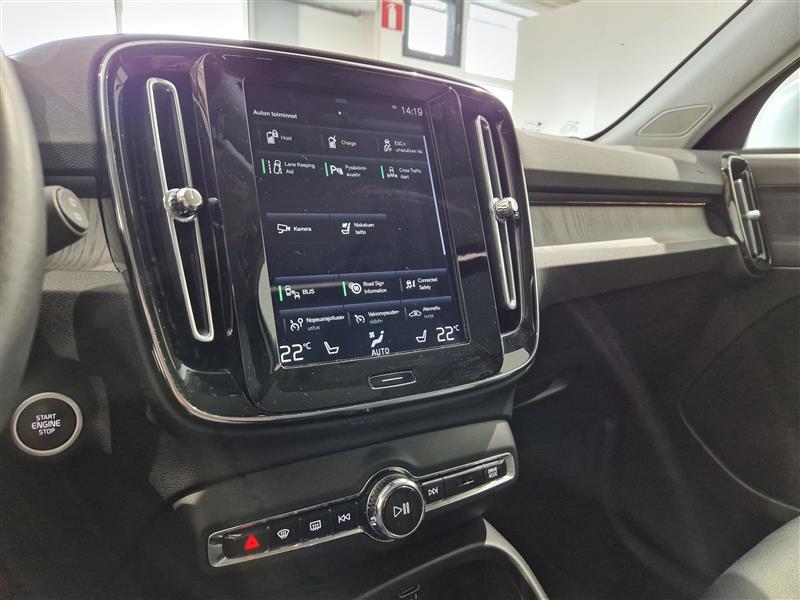 VOLVO XC40 2020