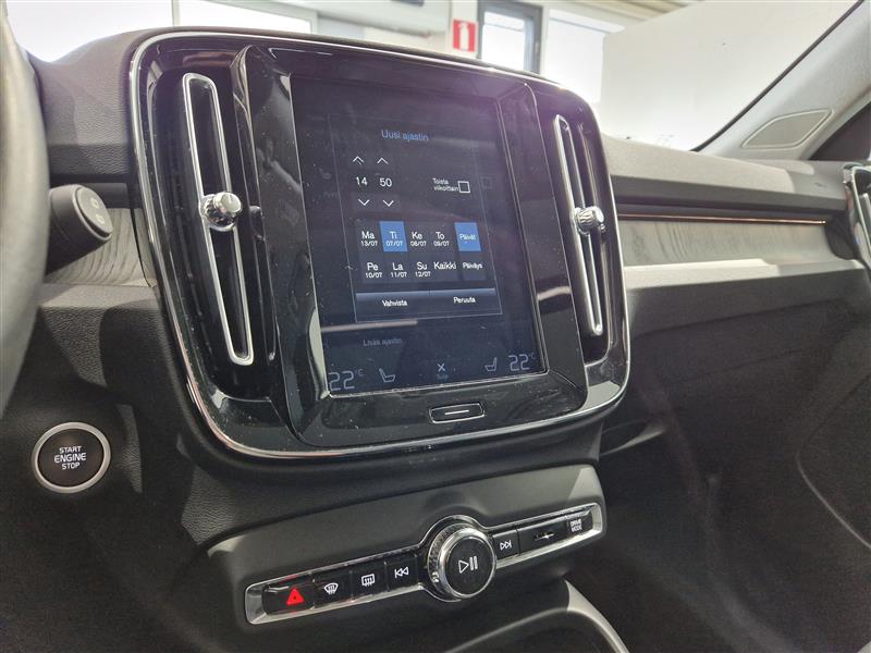 VOLVO XC40 2020
