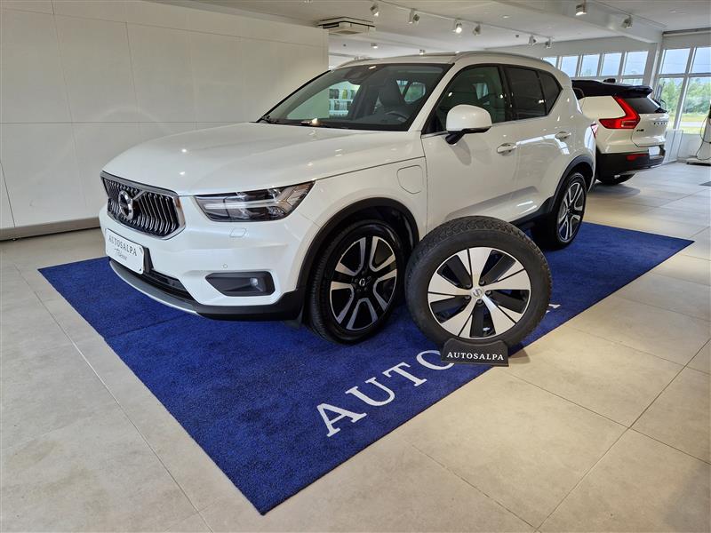VOLVO XC40 2020