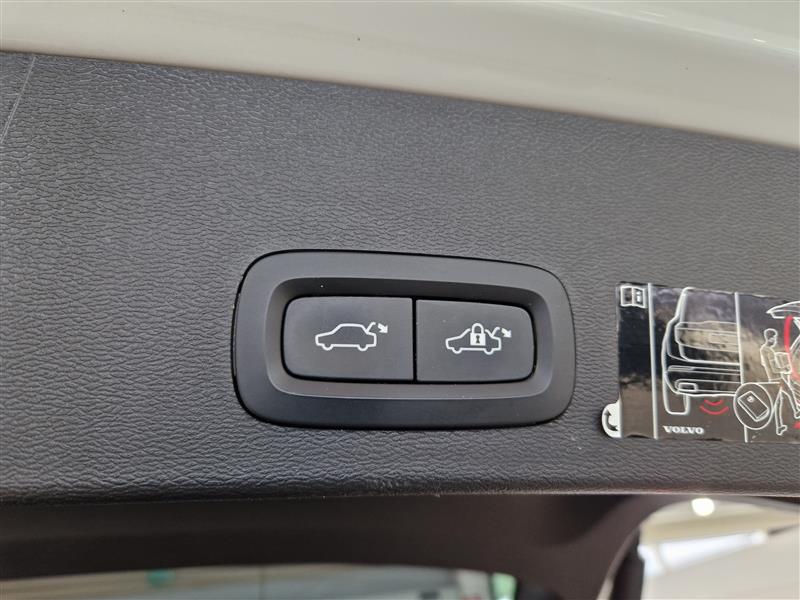 VOLVO XC40 2020