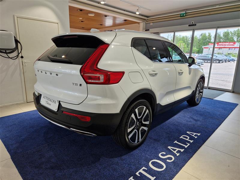 VOLVO XC40 2020