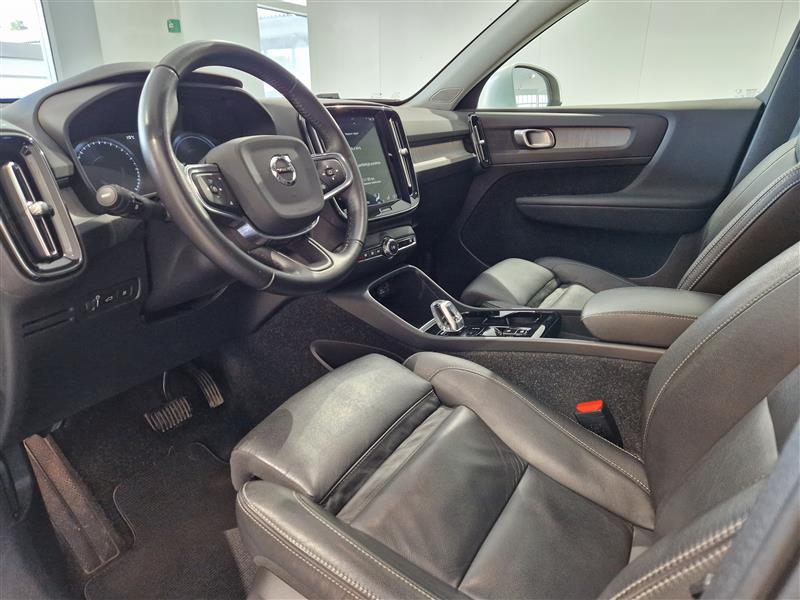 VOLVO XC40 2020