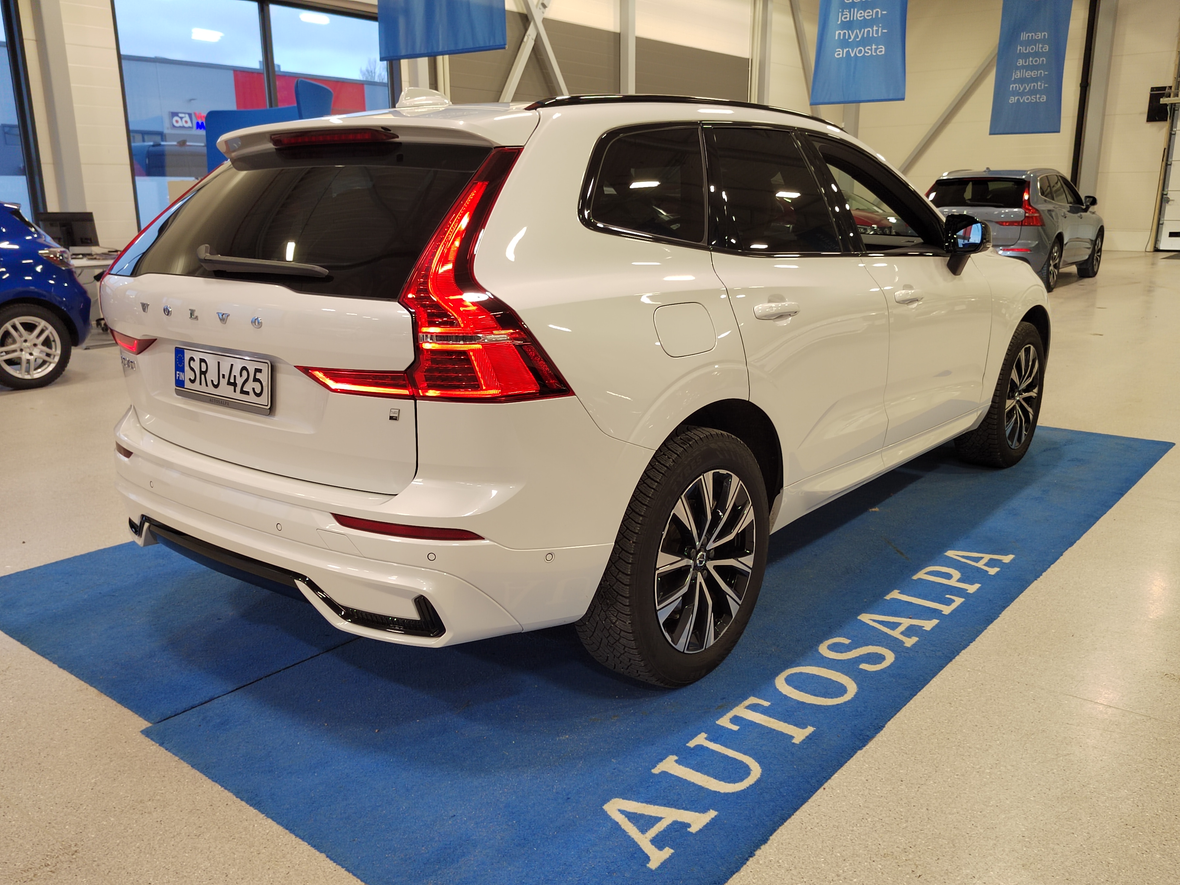 VOLVO XC60 2025