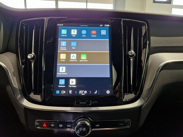 VOLVO V60 2025