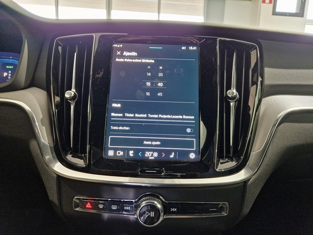 VOLVO V60 2025