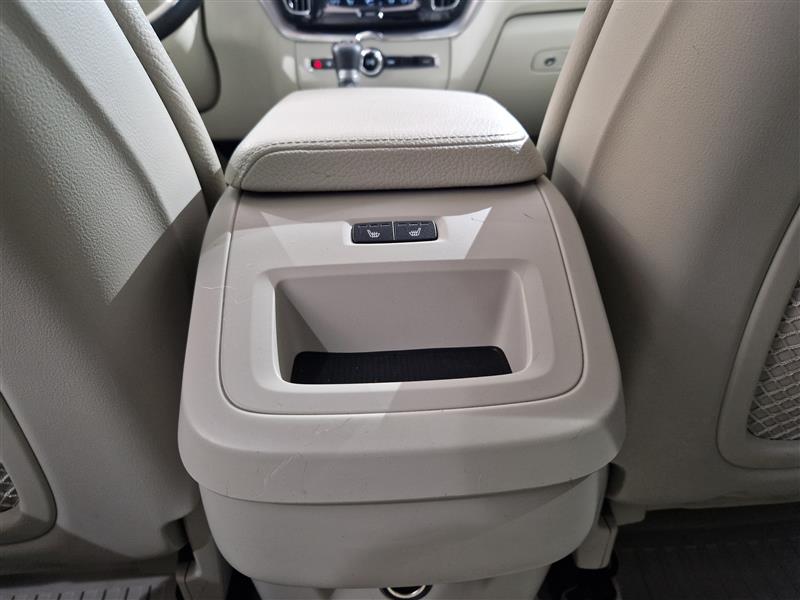 VOLVO XC60 2019