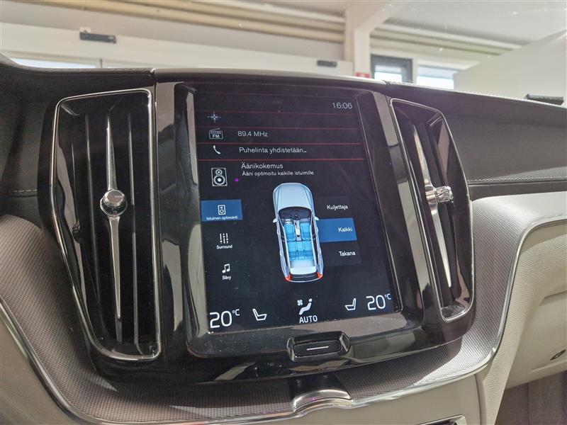 VOLVO XC60 2019